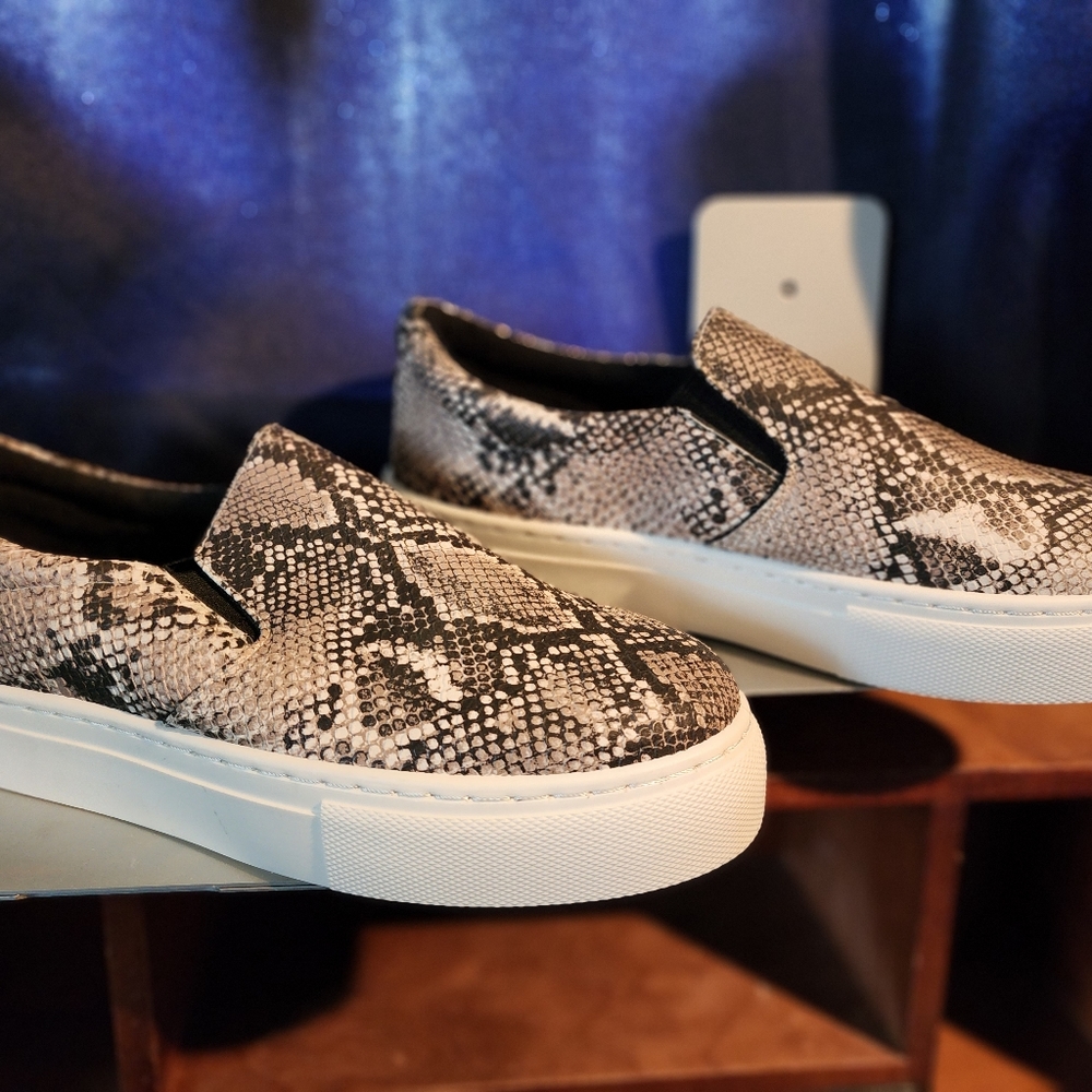 New Qupid rattle snake skin fau low too sneakers